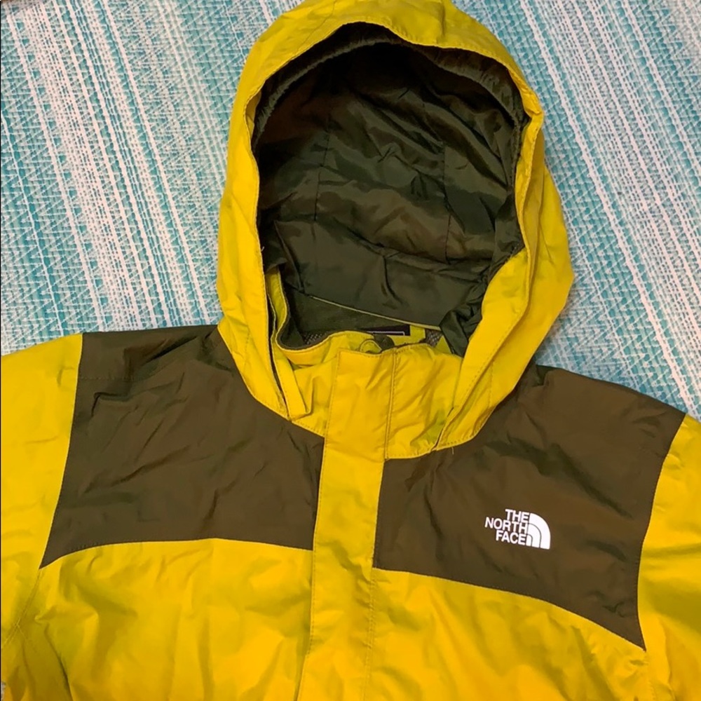 NORTH FACE -  BOYS 14-16 - GENTLY USED